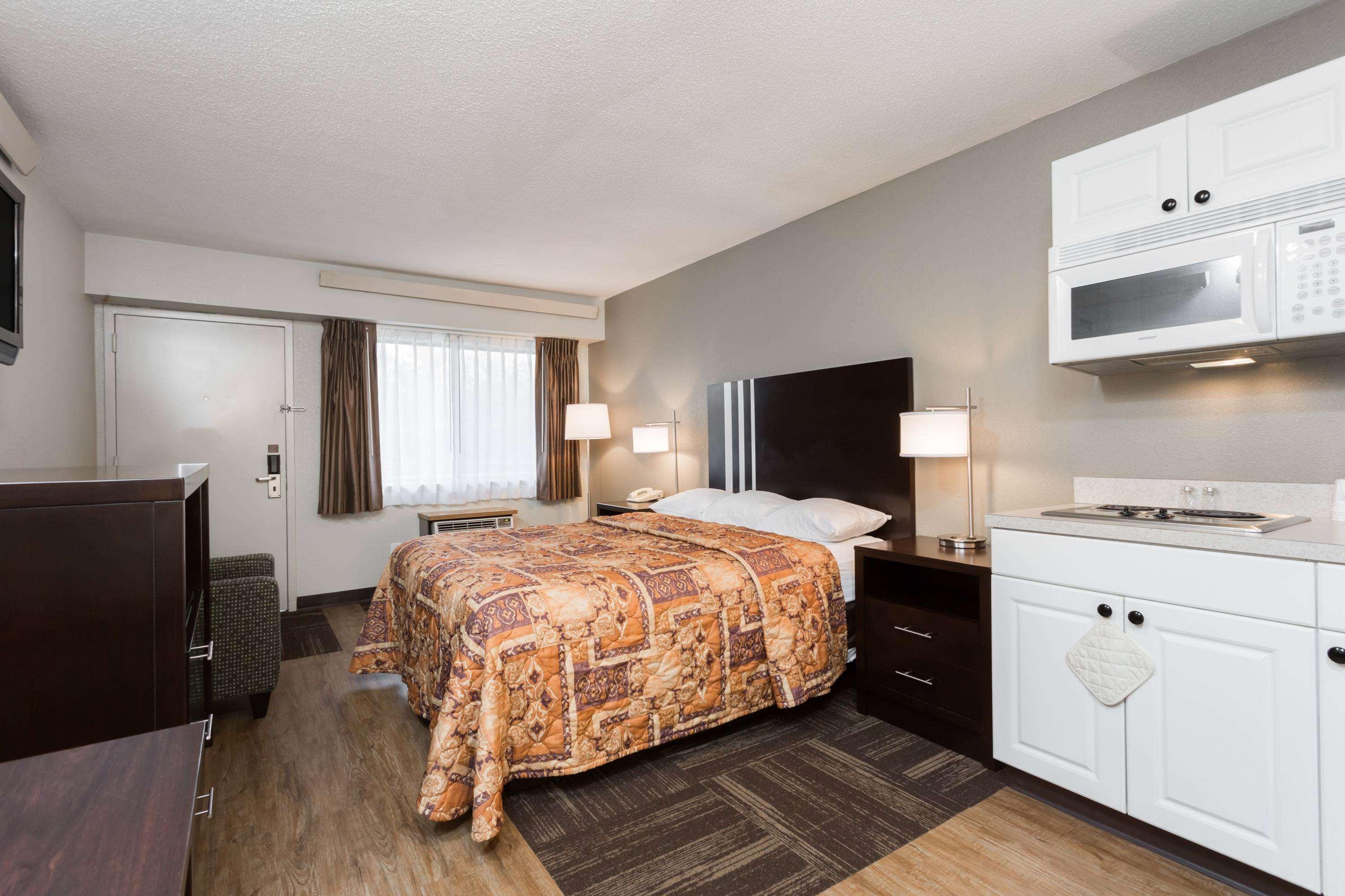 Days Inn By Wyndham Harrisburg North Kültér fotó