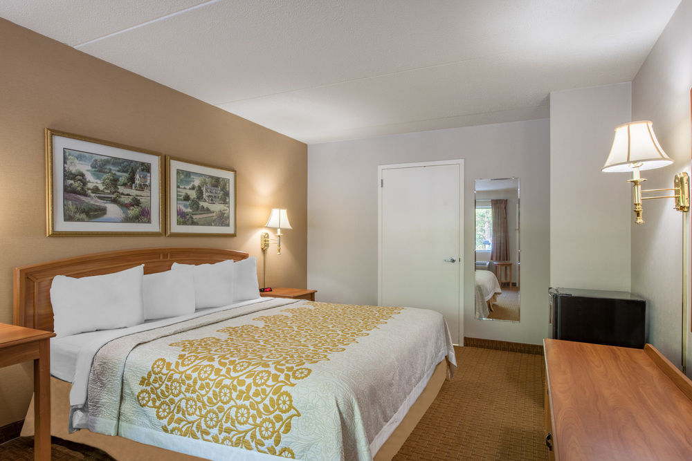 Days Inn By Wyndham Harrisburg North Kültér fotó