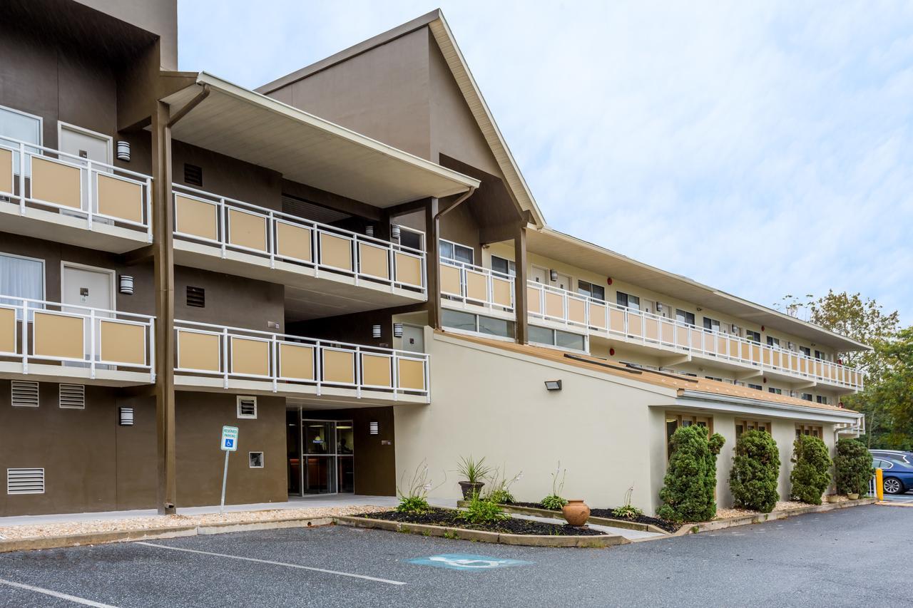 Days Inn By Wyndham Harrisburg North Kültér fotó