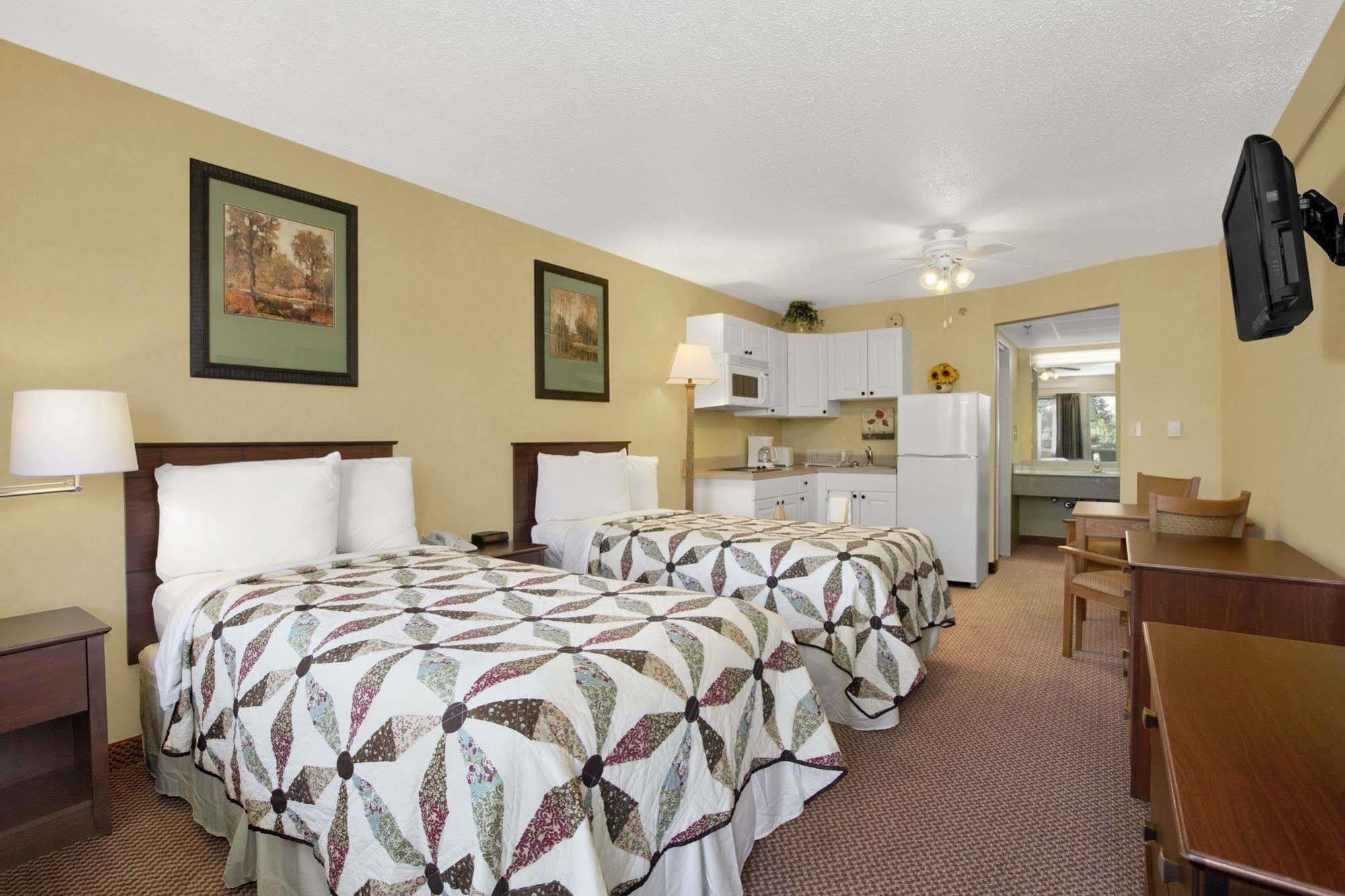 Days Inn By Wyndham Harrisburg North Kültér fotó