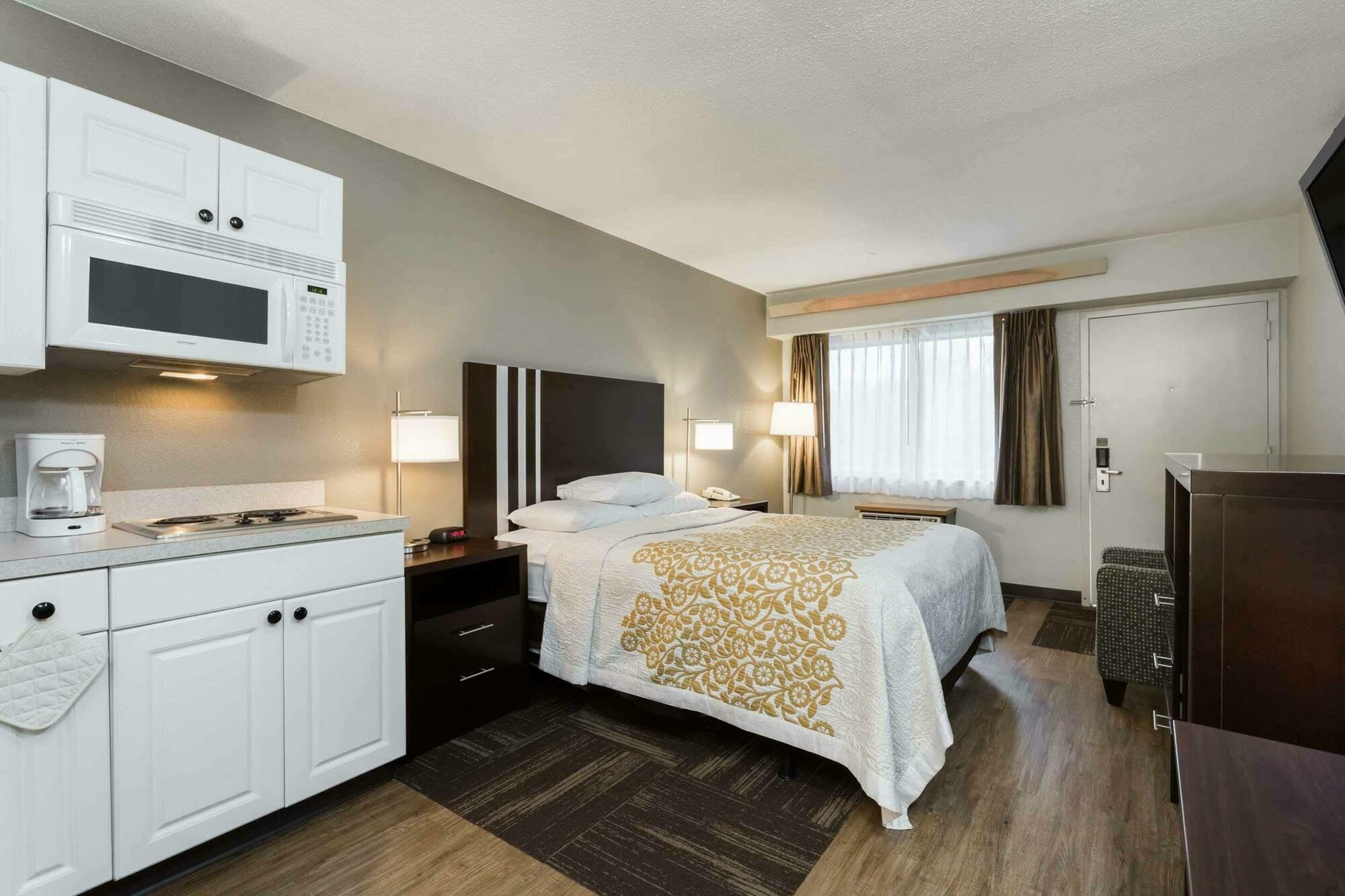 Days Inn By Wyndham Harrisburg North Kültér fotó